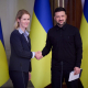 La Alta Representante de la Unión Europea para la Política Exterior, Kaja Kallas, con el presidente de Ucrania, Volodimir Zelenski. PRESIDENCIA DE UCRANIA