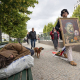 El artista y activista ruso Semion Skrepetski recorre el centro de Berlín durante una acción con motivo del Día de Rusia.  Europa Press/Contacto/Vasily Krestyaninov