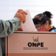 Un hombre vota durante la primera vuelta de las elecciones generales en Perú, en abril de 2026 (archivo) Europa Press/Contacto/Carlos Garcia Granthon