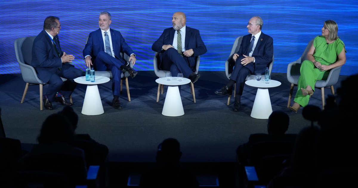 The mayors of Barcelona, Palma, Malaga and Cartagena highlight their stability in the face of the crisis in the Middle East