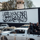 Un mural de la bandera talibán pintado en la Embajada estadounidense en Kabul, Afganistán Europa Press/Contacto/Adrien Vautier