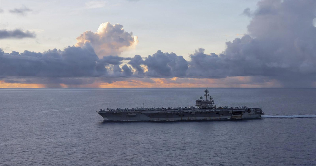 US keeps two aircraft carriers near the Persian Gulf while negotiations with Iran continue