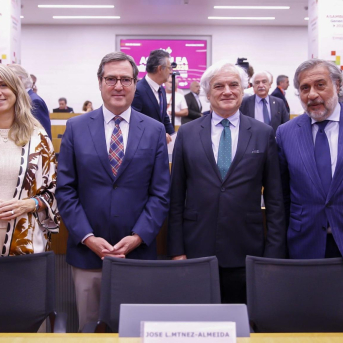 Miguel Garrido, acompañado de la presidenta de Cepyme, Ángela de Miguel, y de Antonio Garamendi, presidente de CEOE y de Ángel Asensio, presidente de la Cámara de Comercio de Madrid. Foto: CEIM. Miguel Garrido, acompañado de la presidenta de Cepyme, Ángela de Miguel, y de Antonio Garamendi, presidente de CEOE y de Ángel Asensio, presidente de la Cámara de Comercio de Madrid. Foto: CEIM.
