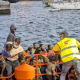 Efectivos del SUC en el rescate de un cayuco en el puerto de La Restinga 112 CANARIAS