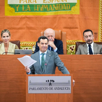 Moreno tacha a Montero de estar de paso por Andalucía y le afea no valorar la abstención en su investidura Moreno tacha a Montero de estar de paso por Andalucía y le afea no valorar la abstención en su investidura