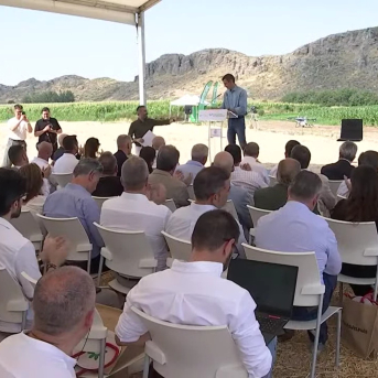 Pedro Sánchez al finalizar la presentación del Plan Estatal de Fertilizantes.