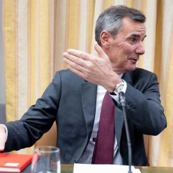 El presidente de la Comisión Nacional del Mercado de Valores (CNMV), Carlos San Basilio. Eduardo Parra - Europa Press El presidente de la Comisión Nacional del Mercado de Valores (CNMV), Carlos San Basilio. Eduardo Parra - Europa Press