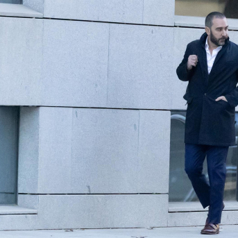El empresario Víctor de Aldama a su llegada al interrogatorio del juez instructor del 'caso Koldo', en la Audiencia Nacional, a 27 de noviembre de 2025, en Madrid (España). Ananda Manjón - Europa Press El empresario Víctor de Aldama a su llegada al interrogatorio del juez instructor del 'caso Koldo', en la Audiencia Nacional, a 27 de noviembre de 2025, en Madrid (España). Ananda Manjón - Europa Press