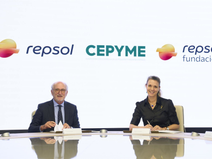 El presidente de Repsol, Antonio Brufau, y la presidenta de Cepyme, Ángela de Miguel CEPYME