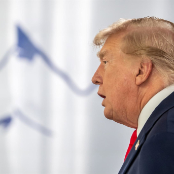 El presidente de EEUU, Donald Trump, durante la cumbre de junio del G7 en Évian (Francia), en imagen de archivo  Michael Kappeler/dpa-Pool/dpa