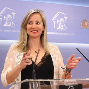 La diputada del grupo parlamentario SUMAR, Verónica Martínez Barbero, durante una rueda de prensa en el Congreso de los Diputados, a 19 de mayo de 2026, en Madrid (España). Marta Fernández - Europa Press