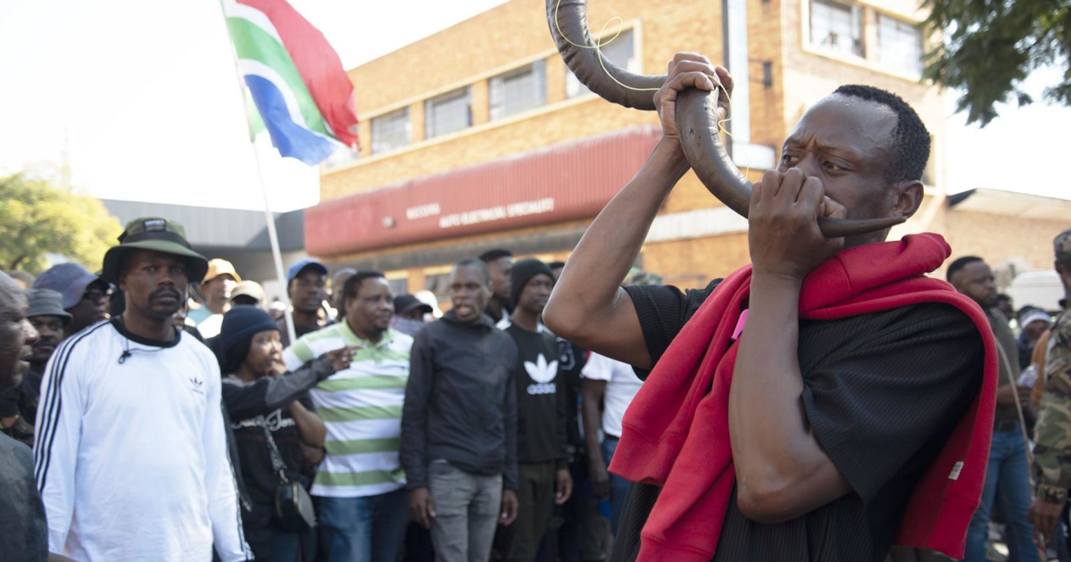 South Africa processes the voluntary departure of more than 53,000 immigrants amid xenophobic wave