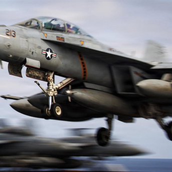 Un avión de combate F/A-18F Super Hornet de la Armada de EEUU aterriza en la cubierta de vuelo del portaaviones USS Gerald R. Ford, operando en la ofensiva contra Irán en el mar Mediterráneo oriental Europa Press/Contacto/Mc2 Tajh Payne/U.S Navy Un avión de combate F/A-18F Super Hornet de la Armada de EEUU aterriza en la cubierta de vuelo del portaaviones USS Gerald R. Ford, operando en la ofensiva contra Irán en el mar Mediterráneo oriental Europa Press/Contacto/Mc2 Tajh Payne/U.S Navy