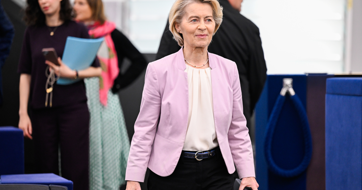 Von der Leyen studies restricting minors' access to social networks by age groups