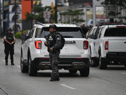 Imagen de archivo de un agente de policía ecuatoriano. Stringer/dpa Imagen de archivo de un agente de policía ecuatoriano. Stringer/dpa