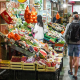 Frutas y verduras en un mercado local en Aragón. EUROPA PRESS-EDUARDO BRIONES