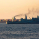 Un buque estadounidense participa en el bloqueo sobre los puertos iraníes en el estrecho de Ormuz. Europa Press/Contacto/Us Navy/Us Navy