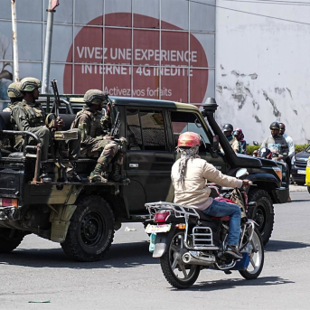 Rebeldes del M23 patrullan las calles de Goma  Europa Press/Contacto/David Allignon