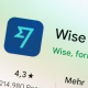 FILED - 27 September 2022, Hamburg: Wise's application can be seen on a smartphone. Photo: Jonas Walzberg/Deutsche Presse-Agentur GmbH/dpa Jonas Walzberg/Deutsche Presse-A / Dpa