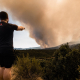EuropaPress 7683394 persona observa evolucion fuego 23 julio 2026 san martin valdeiglesias