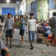 Decenas de migrantes que han pasado la frontera entre Ceuta y Marruecos pasan la noche en la calle, a 31 de julio de 2026, en Madrid (España).  Marcos Moreno - Europa Press