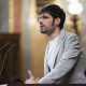 El diputado de Sumar, Lander Martínez Hierro, interviene durante una sesión plenaria en el Congreso de los Diputados A. Pérez Meca - Europa Press