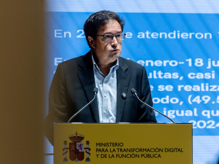 El ministro para la Transformación Digital y de la Función Pública, Óscar López, presenta un avance de las consultas que la ciudadanía ha realizado entre enero y junio de este año al servicio 017 ‘Tu ayuda en Ciberseguridad’. Ricardo Rubio - Europa Press