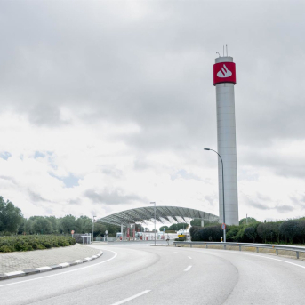 Exteriores de la Ciudad Financiera del Banco Santander, en Boadilla del Monte, a 5 de febrero de 2026, en Boadilla del Monte, Madrid (España).  Ricardo Rubio - Europa Press