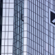 Logo de Deutsche Bank en la sede de Fráncfort del Meno. Helmut Fricke/Dpa