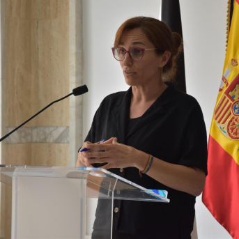 La ministra de Sanidad, Mónica García, ofrece declaraciones a los medios tras su reunión con el presidente de Ceuta, a 16 de agosto de 2026, en Ceuta (España).  Gabriela Sardá Núñez - Europa Press