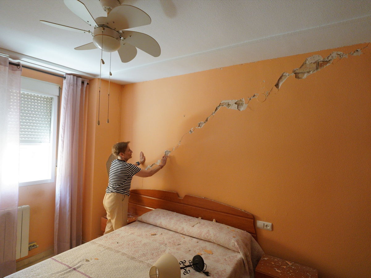 Image of the damage caused by the earthquake August 18 2026 in a house