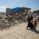 Familias palestinas huyen en Jan Yunis por los ataques israelíes en el enclave palestino  Europa Press/Contacto/Ramzi Abu Amer