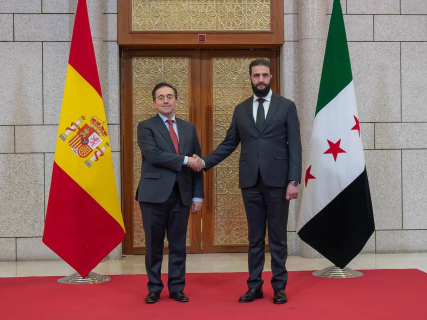 El ministro de Asuntos Exteriores, Unión Europea y Cooperación, José Manuel Albares, durante una reunión con el líder de Siria, Ahmed al Shara Ministerio de Asuntos Exteriores
