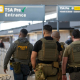 Agentes del Servicio de Inmigración y Control de Aduanas (ICE) patrullan cerca de los controles de seguridad en el Aeropuerto Internacional Washington Dulles en Dulles Andrew Leyden/ZUMA Press Wire/dp / DPA