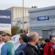 Varias personas durante la tercera jornada de huelga indefinida de empleados de Airbus, a 27 de agosto de 2026, en Getafe, Madrid (España).   Alberto Ortega - Europa Press