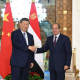El presidente de China, Xi Jinping, estrecha la mano de su homólogo de Egipto, Abdelfatá al Sisi. Europa Press/Contacto/Xie Huanchi