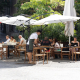 Varias personas consumen en la terraza de un bar Jesús Hellín - Europa Press