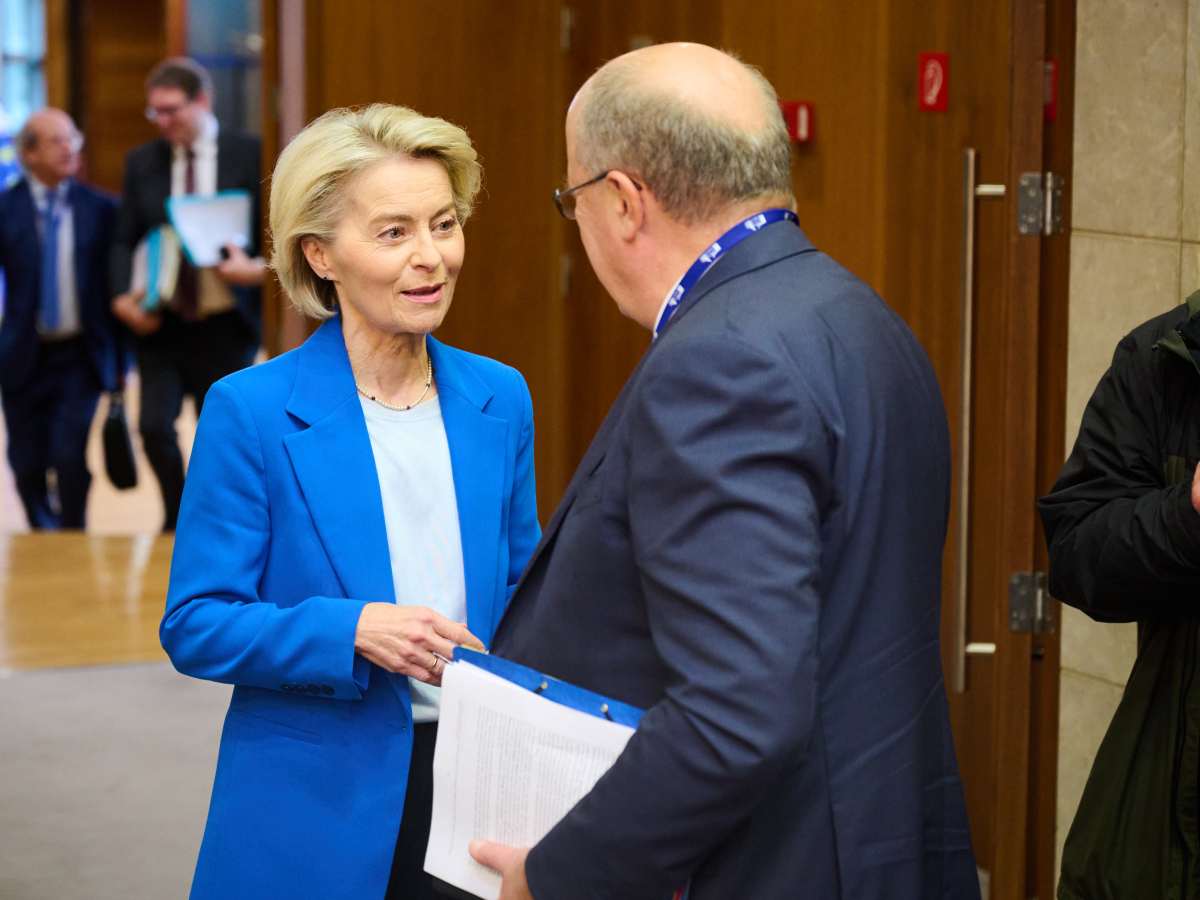 Ursula von der Leyen, ezkerrean eta Andrius Kubilius, Defentsa eta Espazioaren Europako Komisarioa Ursula von der Leyen, ezkerrean eta Andrius Kubilius, Defentsa eta Espazioaren Europako Komisarioa
