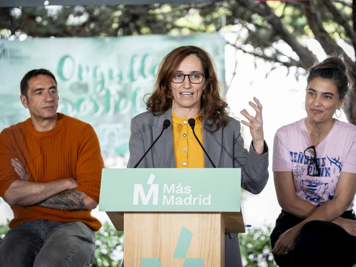 La ministra de Sanidad, Mónica García, interviene durante la celebración en Móstoles de las fiestas del 2 de mayo, a 2 de mayo de 2025, en Móstoles, Madrid (España). A. Pérez Meca - Europa Press