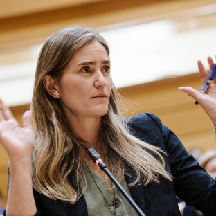 La vicepresidenta tercera y ministra para la Transición Ecológica, Sara Aagesen, durante una sesión de control al Gobierno, en el Senado, a 20 de mayo de 2025, en Madrid (España).  Carlos Luján - Europa Press