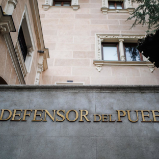 Fachada de la sede del Defensor del Pueblo. Alejandro Martínez Vélez - Europa Press