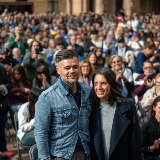 El cabeza de lista de ERC para las elecciones generales con la candidata de Podemos, Irene Montero, en un acto en Barcelona LORENA SOPENA - EUROPA PRESS El cabeza de lista de ERC para las elecciones generales con la candidata de Podemos, Irene Montero, en un acto en Barcelona LORENA SOPENA - EUROPA PRESS