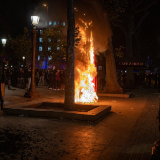Varias personas causan disturbios, a 24 de octubre de 2026, en Barcelona, Catalunya (España). Lorena Sopêna - Europa Press Varias personas causan disturbios, a 24 de octubre de 2026, en Barcelona, Catalunya (España). Lorena Sopêna - Europa Press