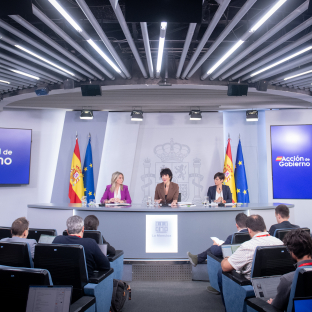 La ministra de Educación, Formación Profesional y Deportes, Milagros Tolón; la ministra de Inclusión, Seguridad Social y Migraciones y portavoz del Gobierno, Elma Saiz, la ministra de Vivienda y Agenda Urbana, Isabel Rodríguez | Europa Press