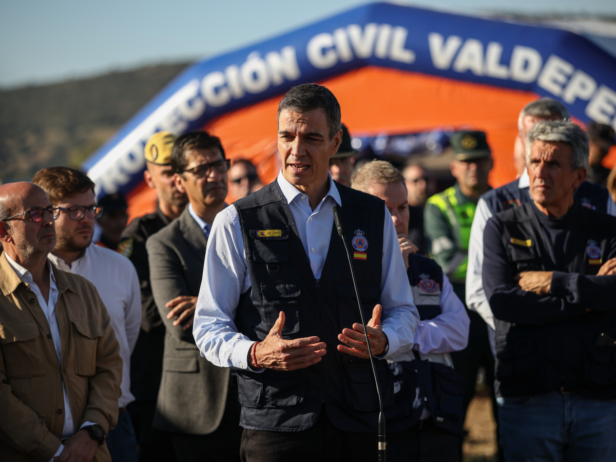 EuropaPress 7874837 presidente gobierno pedro sanchez atiende medios comunicacion puesto mando EuropaPress 7874837 presidente gobierno pedro sanchez atiende medios comunicacion puesto mando