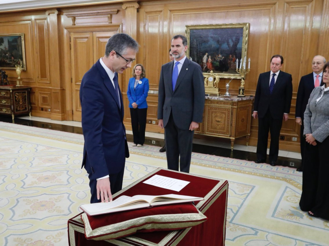 EL NUEVO GOBERNADOR DEL BANCO DE ESPAÑA, PABLO HERNÁNDEZ DE COS, PROMETE SU CARGO ANTE EL REY REMITIDA / HANDOUT por Casa de S.M. el Rey