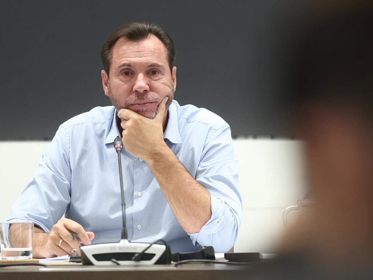 El ministro de Transportes y Movilidad Sostenible, Óscar Puente, durante una rueda de prensa, en la sede del Ministerio, a 30 de octubre de 2026 Eduardo Parra - Europa Press