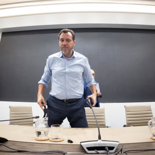 El ministro de Transportes y Movilidad Sostenible, Óscar Puente, durante una rueda de prensa, en la sede del Ministerio, a 30 de octubre de 2026, en Madrid (España).  Eduardo Parra - Europa Press