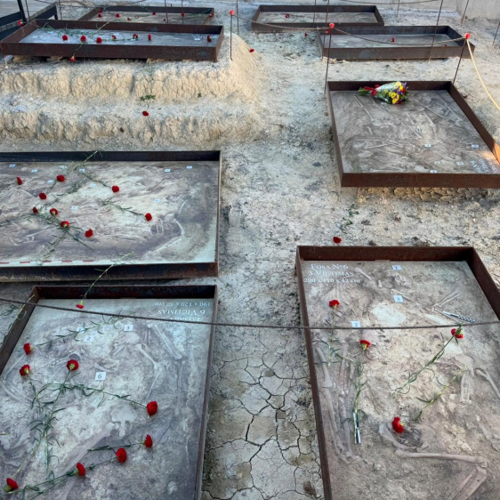 Fosas en el patio civil del cementerio municipal de Trebujena (Cádiz) AYUNTAMIENTO DE TREBUJENA