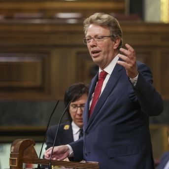 El PDeCat ha cosechado el apoyo del Gobierno con una iniciativa que incrementa las deducciones, amplía las actividades exentas y contempla las donaciones de servicios